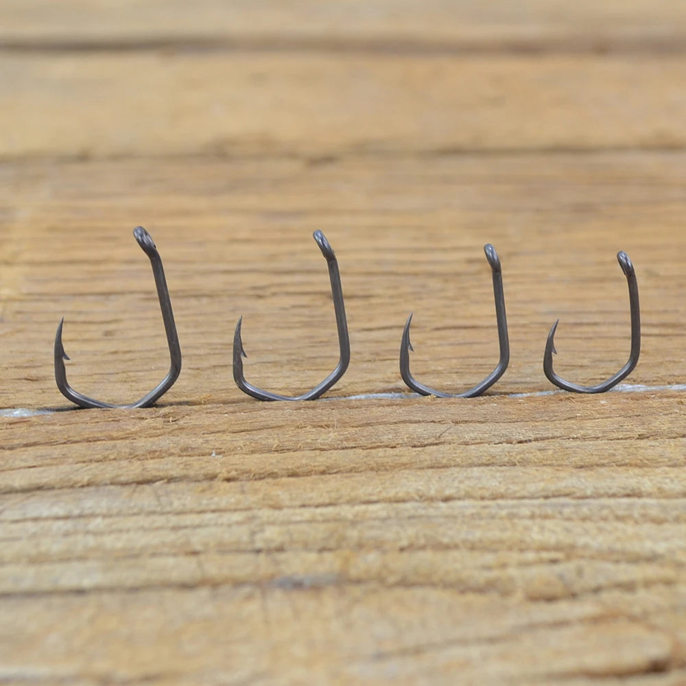 Hirisi 50pcs Carp Fishing Hooks Barbed Pinpoint Claw Hooks PTFE Coating High Carbon Stainless Steel Eyed Fish Hooks 8019